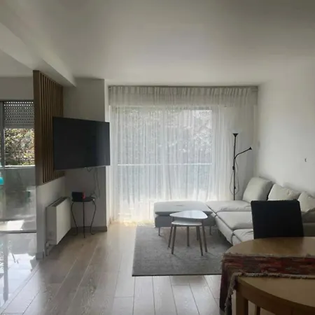 Mount Valerien Apartmán *